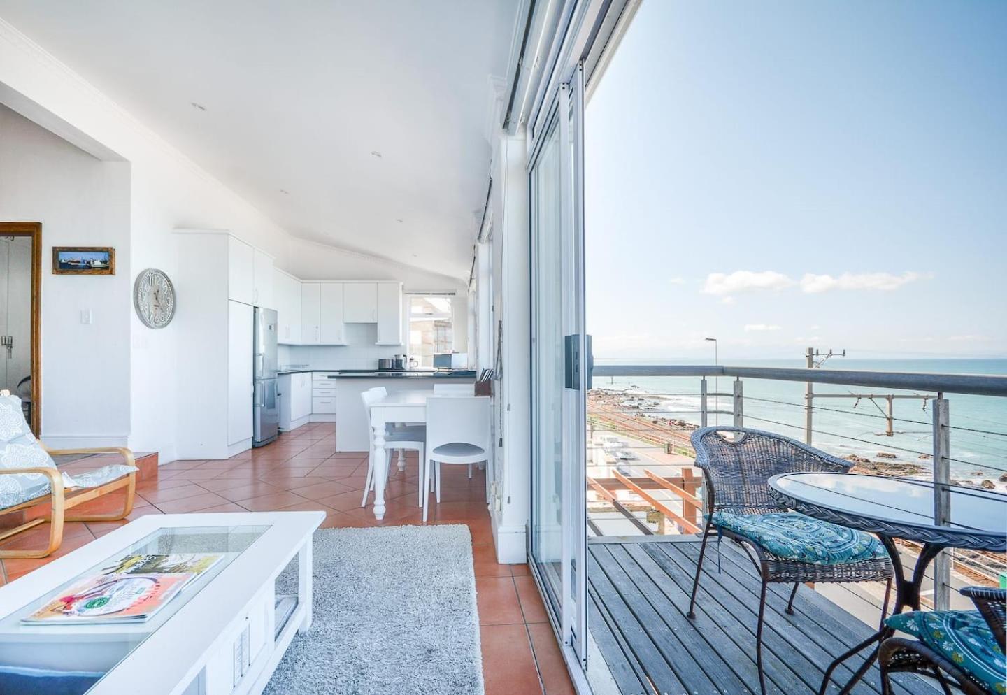 Oceanfront Penthouse By Open Home Muizenberg Exterior foto