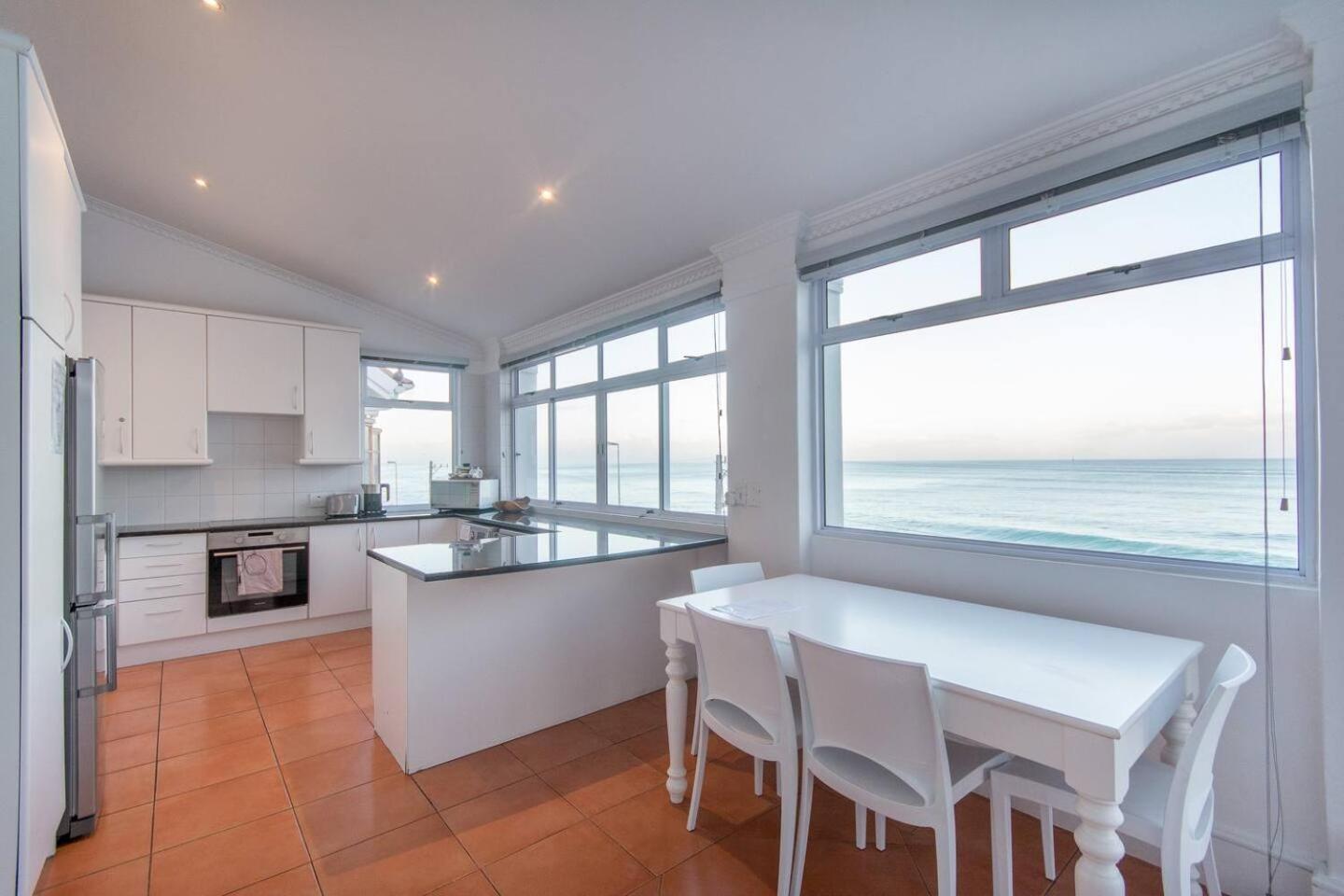 Oceanfront Penthouse By Open Home Muizenberg Exterior foto